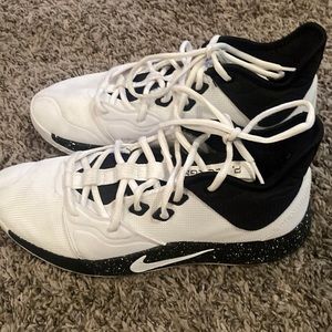 Nike Paul George basketball shoes